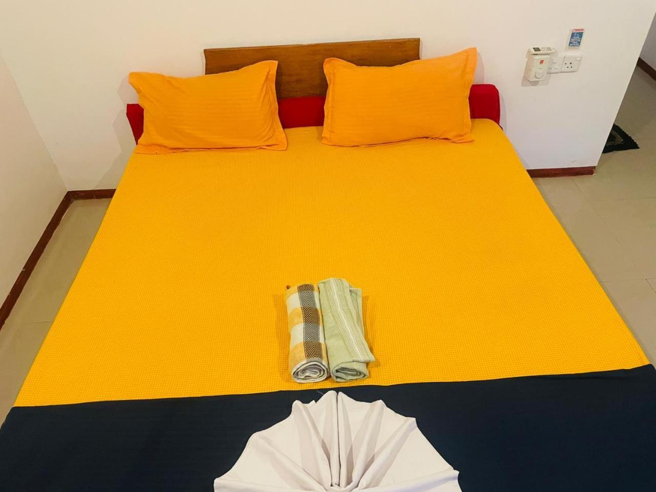 Crystal Bay Otel Arugam Bay Oda fotoğraf